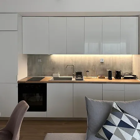 On The Edge - & Apartment