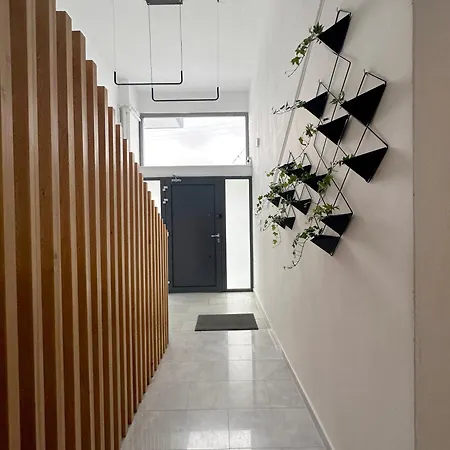 Apartment On The Edge - & Aridaia