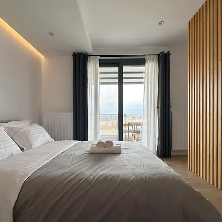 On The Edge - & Apartment *