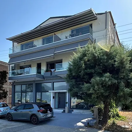 Apartment On The Edge - & *