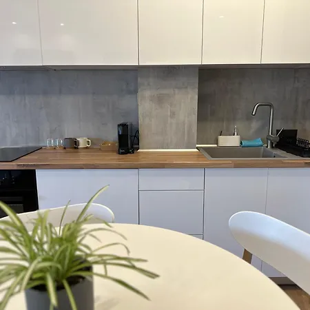 On The Edge - & Apartment Aridaia