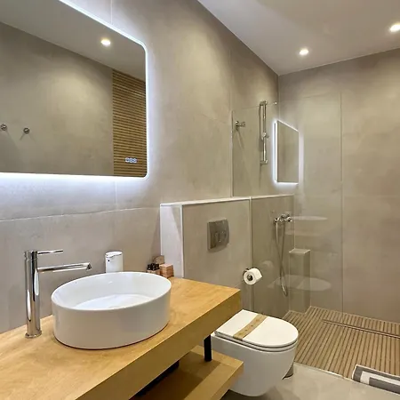 Apartment On The Edge - & Aridaia