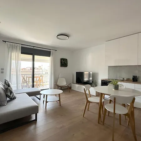 On The Edge - & Apartment