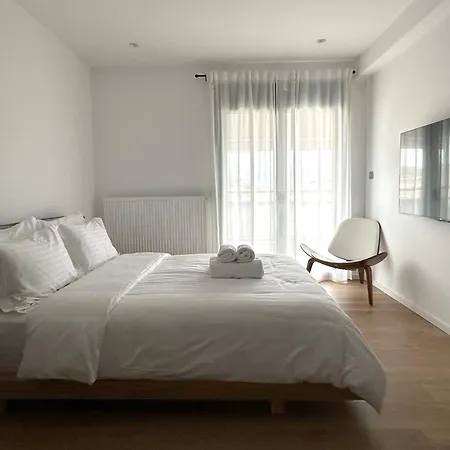 On The Edge - & * Aridaía