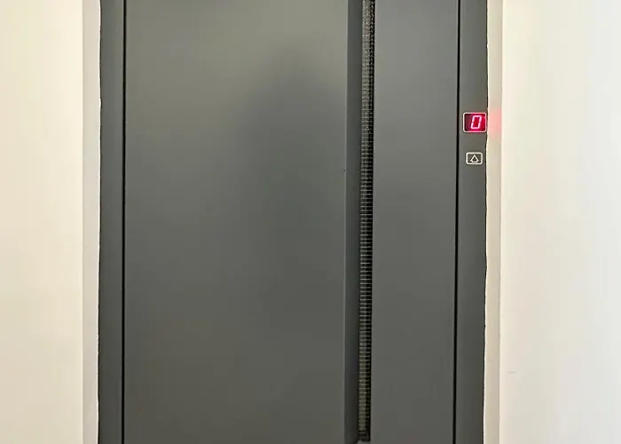 Lejlighed On The Edge - & *