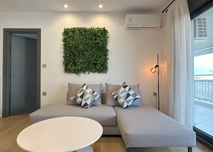 On The Edge - & Aridaía